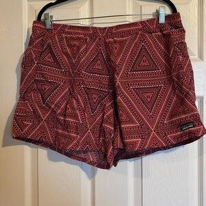 Patagonia Baggies women’s pink 4” inseam hiking shorts size XL